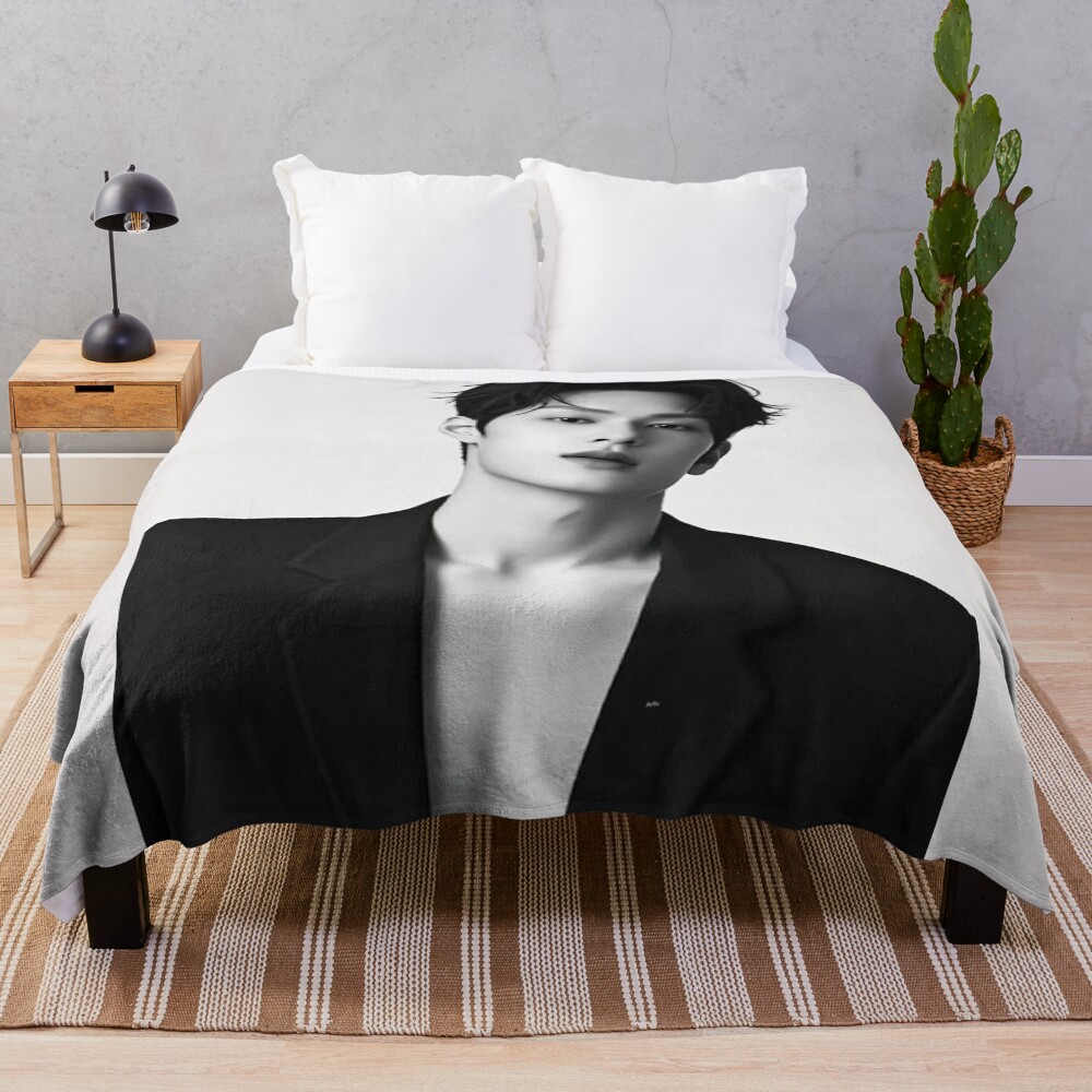 Seventeen Jun Throw Blanket