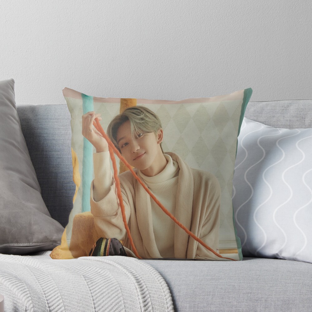 Seventeen The8 Power Of Love Throw Pillow